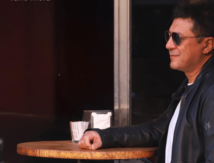 TANO MORA lanza el tercer adelanto, «TE VI». Su nuevo EP lo presentará en directo en marzo en la SALA&nbsp;APERITOCHE