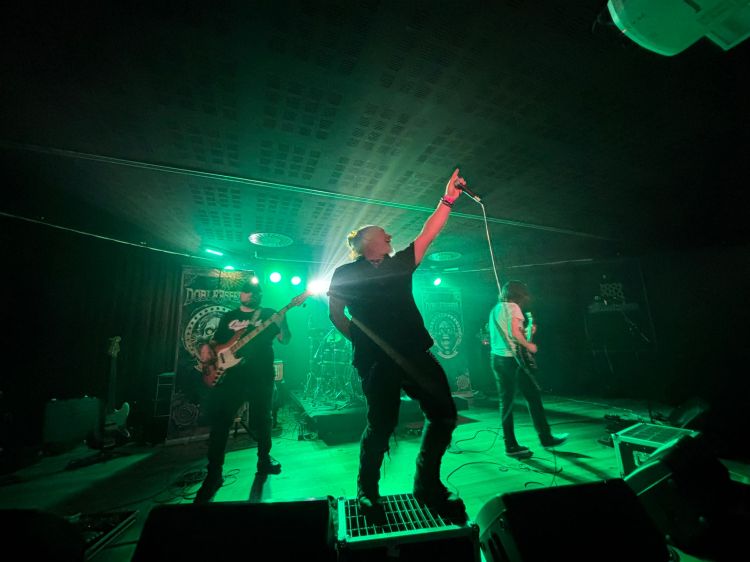 La gira de DOBLE ESFERA pasará el próximo 11 de abril por la sala RAZZMATAZZ de&nbsp;Barcelona