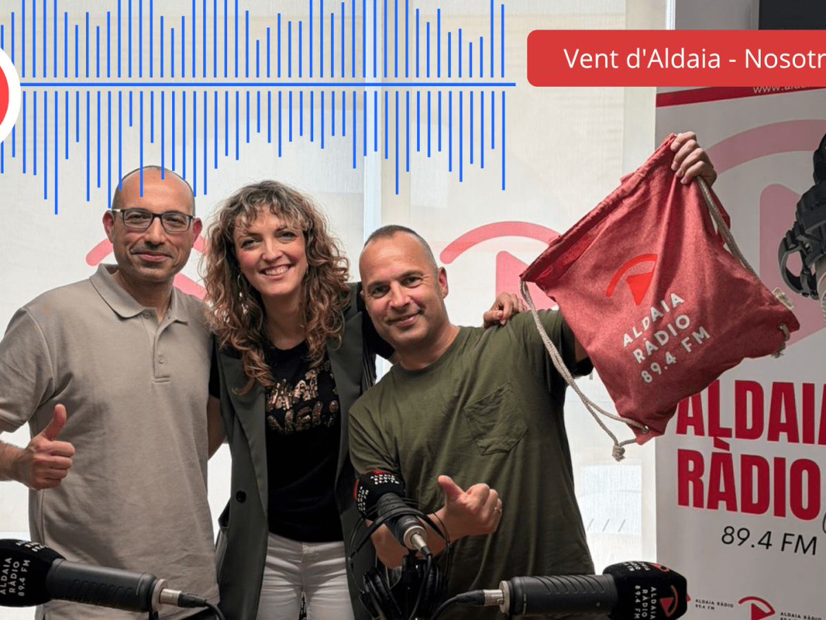 Entrevista a NOSOTROS TRES en el programa de radio VENT D´ALDAIA. Nos hablan de su nuevo lanzamiento «PALACIO DE CRISTAL» y de su próximo concierto en&nbsp;Valencia